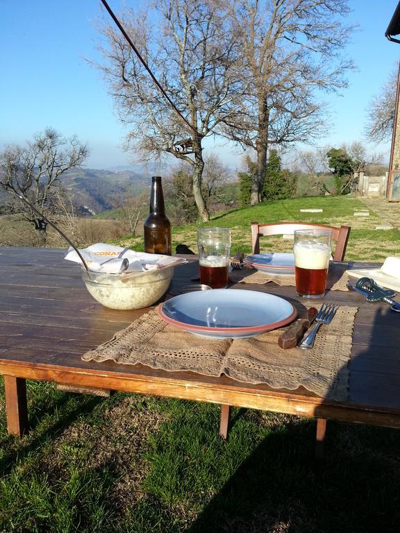 Girfalco Country House Urbino Bagian luar foto