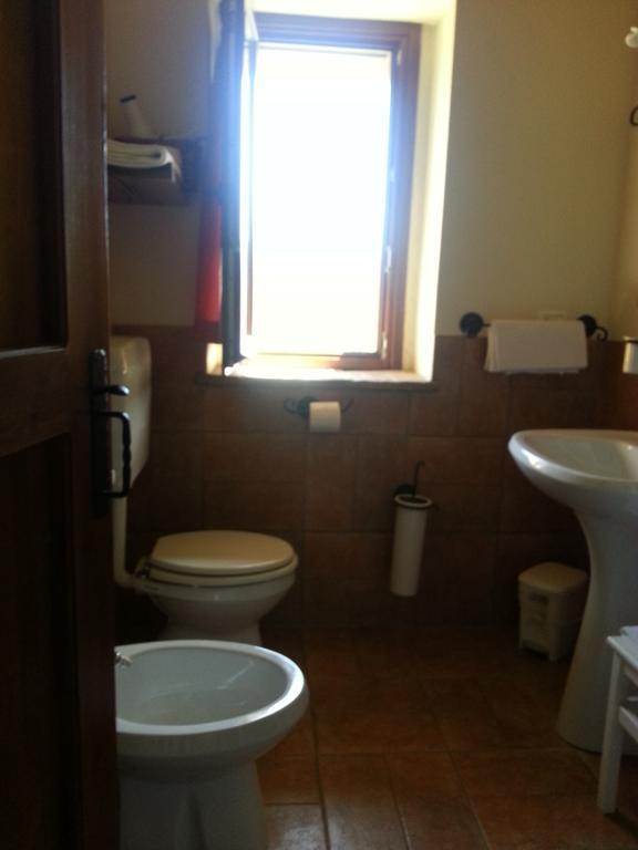 Girfalco Country House Urbino Bagian luar foto