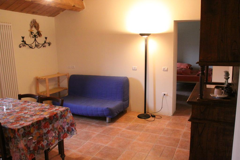 Girfalco Country House Urbino Bagian luar foto