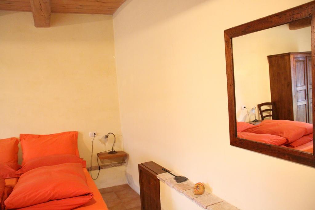 Girfalco Country House Urbino Bagian luar foto