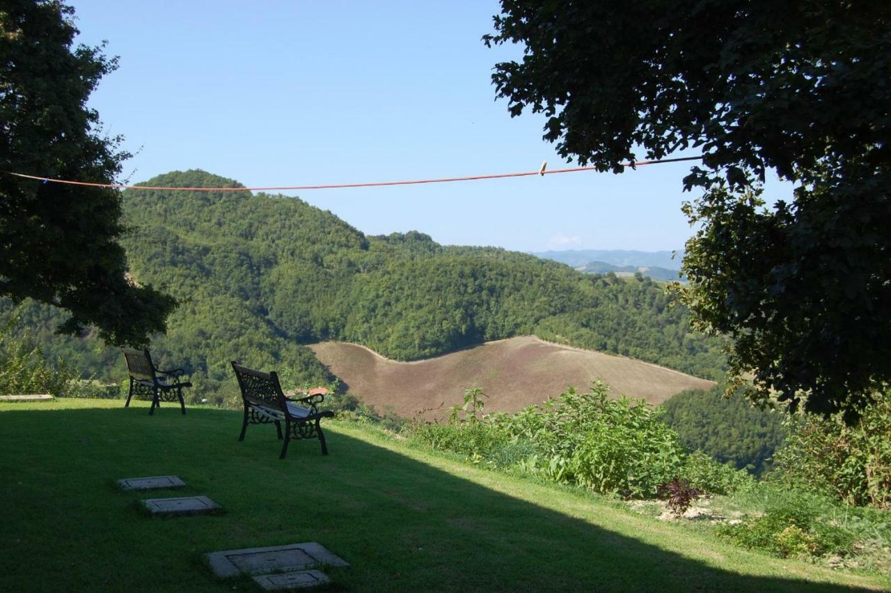 Girfalco Country House Urbino Bagian luar foto