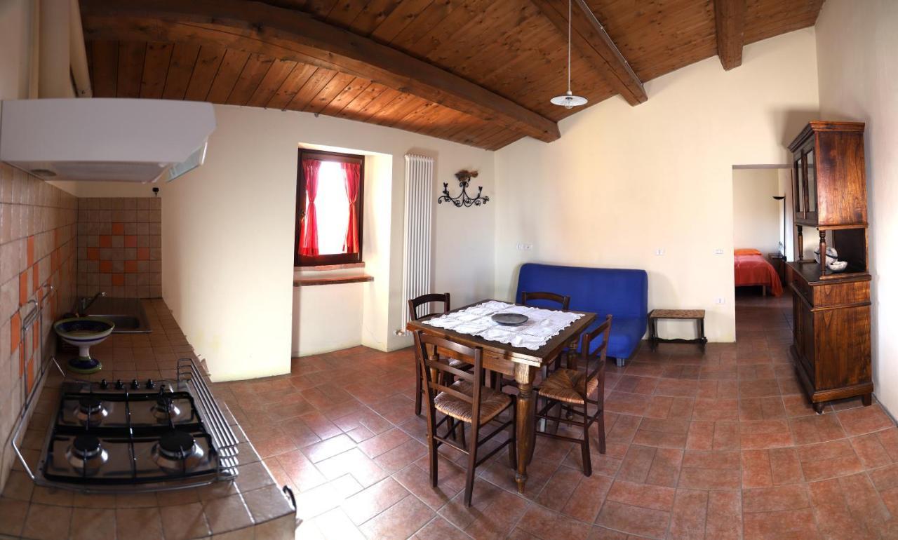 Girfalco Country House Urbino Bagian luar foto