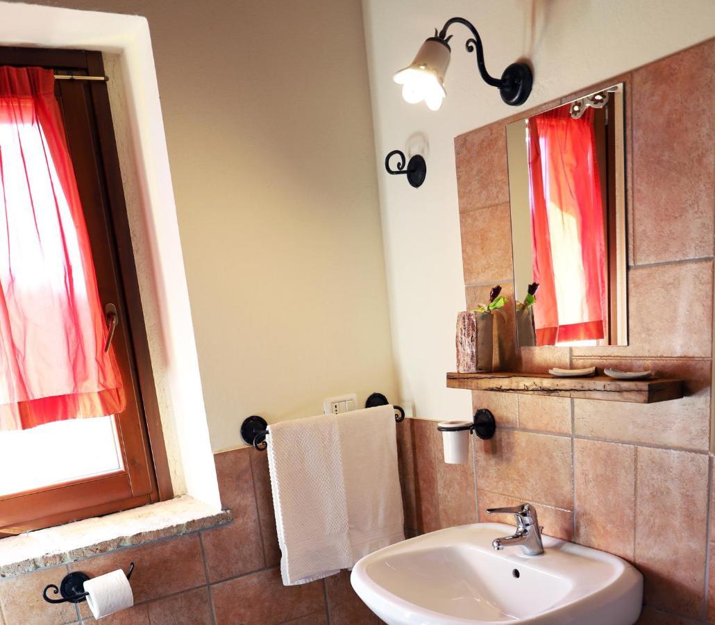 Girfalco Country House Urbino Bagian luar foto